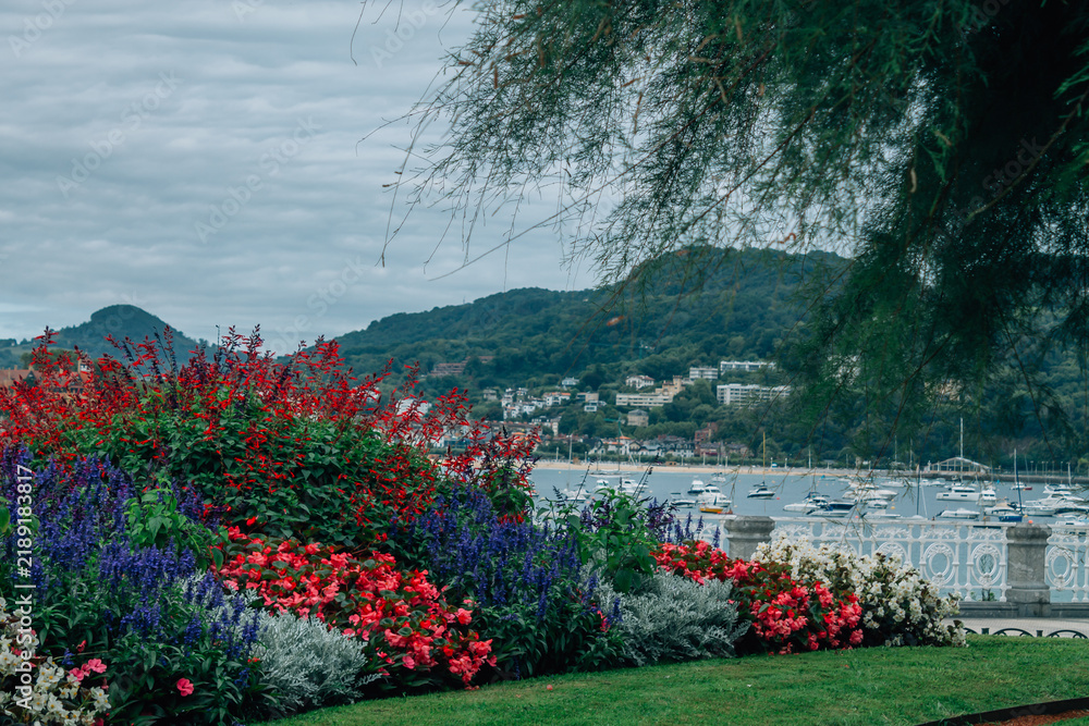 Obraz premium Alderdi-Eder Gardens in San Sebastian, Spain