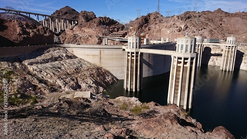 le barrage Hoover est un chef-d'œuvre d'ingénierie situé à la frontière entre le Nevada et l'Arizona aux Etats-Unis