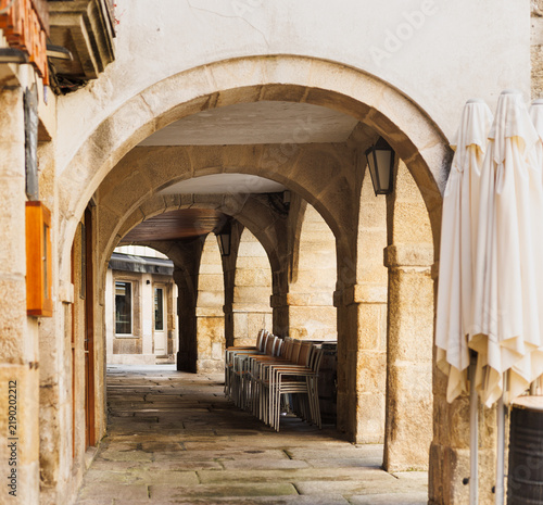 Foto Historic Stone Archway and Arches, Old Town, Lugo, Spain