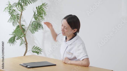 女性　白衣