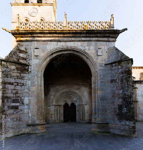 Foto Gothic North Door of Santa Maria Cathedral, Lugo, Spain