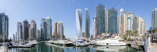 Cuadro en lienzo Dubai Marina skyline cityscape panoramic view with yachts hotel skyscraper build