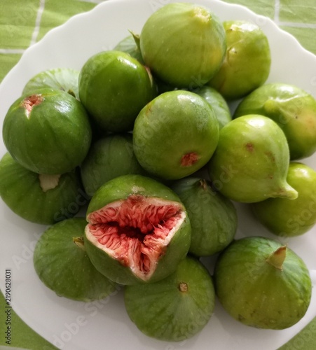 fresh green figs