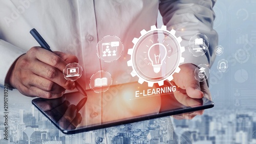 Konstfotografi Online education boosts access to learning