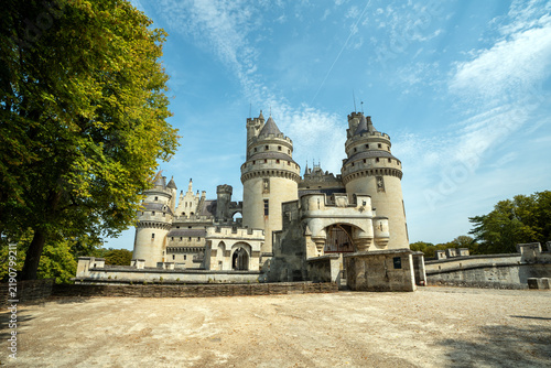 Canvas Print Château de Pierrefonds facade and fortified towers in France