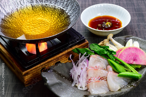Plakat 新鮮な真鯛と野菜をだしにくぐらせて味わう鯛しゃぶ