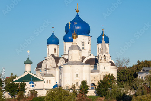 фотографія Cathedral of the Bogolyubovo Icon of the Mother of God and the Nativity church of the Bogolyubovo convent on a September day