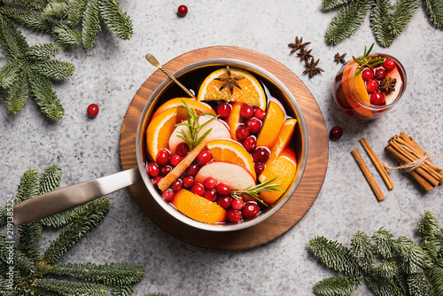 Canvastavla Mulled wine in with cardamom and star anise