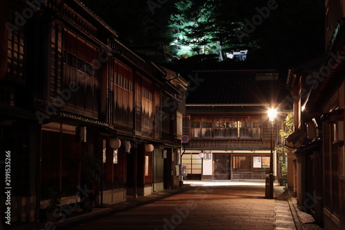 夜のひがし茶屋街