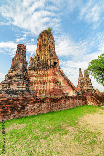 Bild auf Leinwand Awesome towers of Wat Chaiwatthanaram in Ayutthaya, Thailand