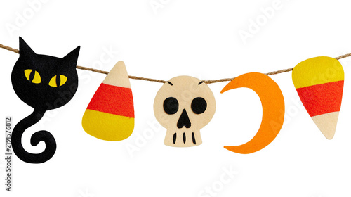 Quadro su tela Felt Halloween garland with black cat candy corn skull, and orange crescent moon