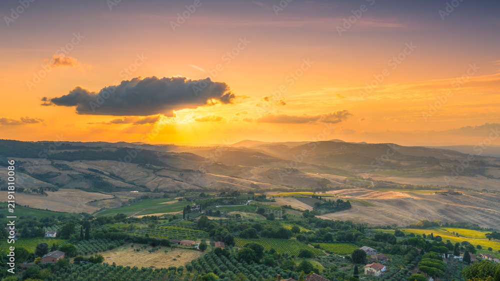 Fototapeta premium Montepulciano Sunset View Valdichiana Countryside Tuscany