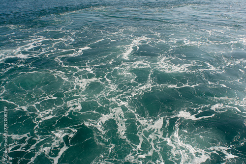 фотографія Foam and turbulence in a seawater wake