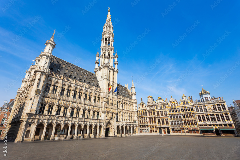 Obraz premium Grand Place or Grote Markt and Town Hall or Hotel de Ville, Brussels