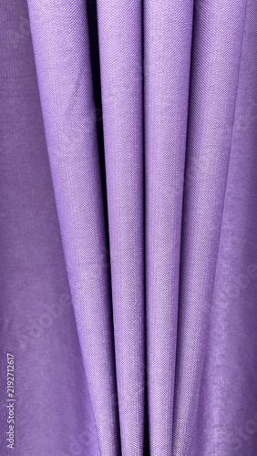 Foto Elegant soft purple fabric curtains background featuring luxurious draped textil