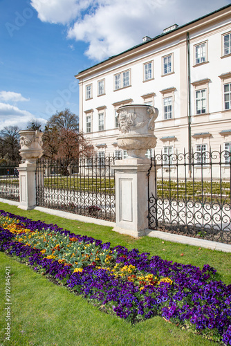 Mirabellgarten, Barock Garten mit Steinvasen, Salzburg, Österreich