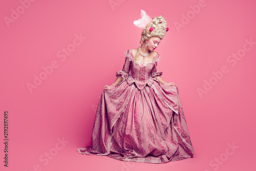 Quadro su tela Full length photo of charming positive marie antoinette wear rich dress doing re
