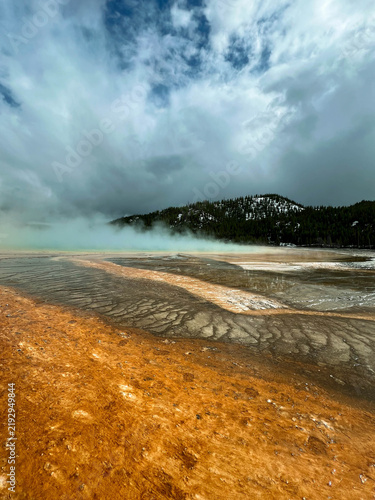 Cuadro en lienzo Steaming Geothermal Basin in Yellowstone National Park