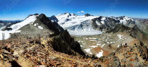 Foto Panorama of Pitztal mountain top glacier with Wildspitze in Austria Alps, Tirol