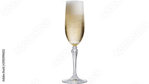 Fotografía Tall champagne flute filled with bubbly golden champagne, isolated on transparen