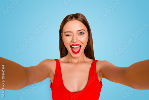 Konstfotografi Hey there! Closeup portrait of beautiful pretty charming rejoicing joking cute b
