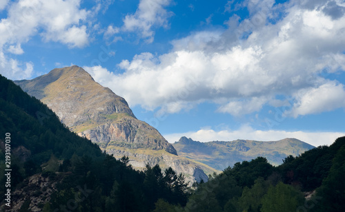 Foto Cirque de Gavarnie, Picturesque Mountain Fromation in the French Pyrenees