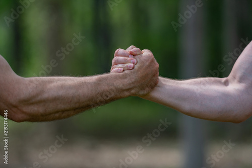 Fotografía Rivalry creates strong arm wrestling power