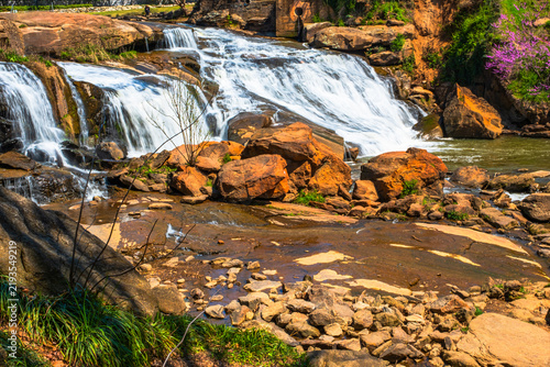 фотографія Falls Park is located on Main Street in downtown in Greenville, South Carolina, USA