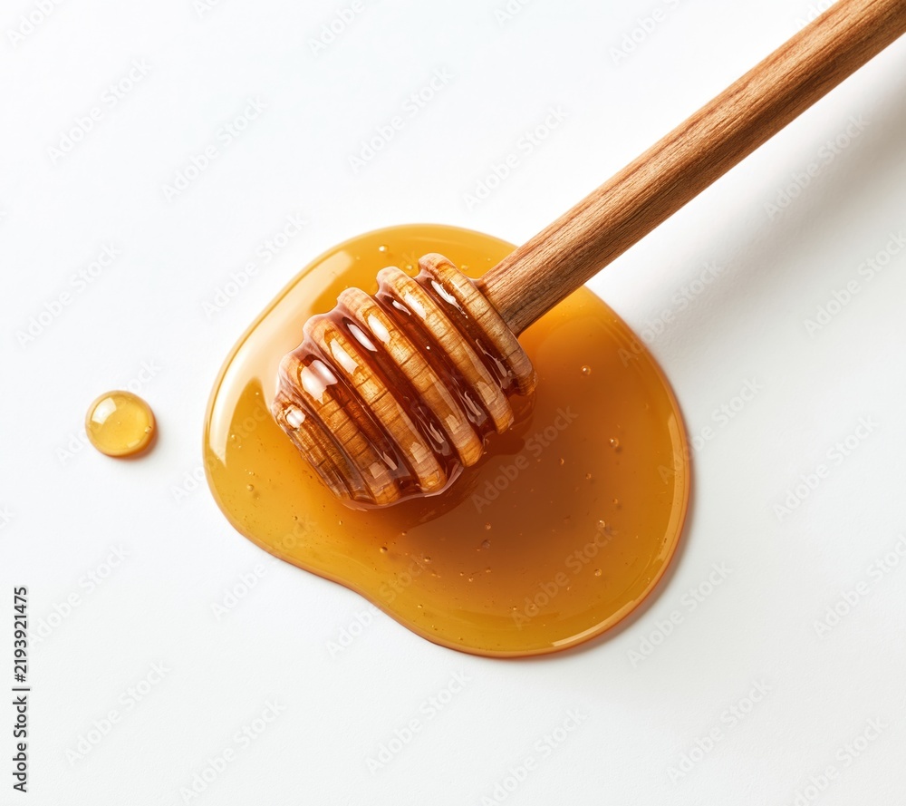 © Generative AI - Wooden honey dipper dripping golden sweet syrup