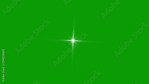 Single glowing sparkle star twinkle animation with glitter shine burst effect, white cartoon doodle blinking light star overlay in seamless 4K loop, flat vector shining effect transparent green screen