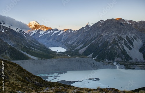 Mount Cook at sunset, view into Hooker Valley with Hooker Lake and Müller Lake, Sealy Tarns, Mount Cook National Park, Southern Alps, Canterbury, South Island, New Zealand