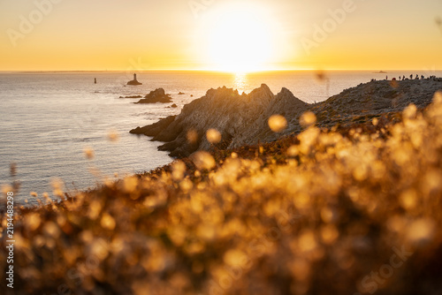 atardecer en la costa de la bretaña francesa
