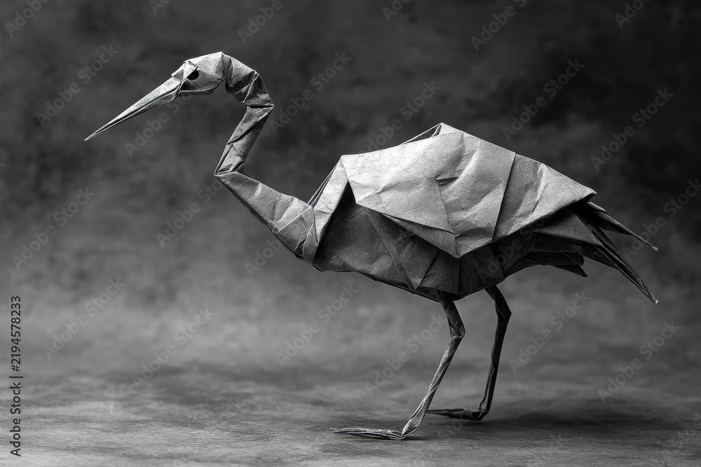 Obraz premium Elegant Origami Crane Rendered in Timeless Minimal Design