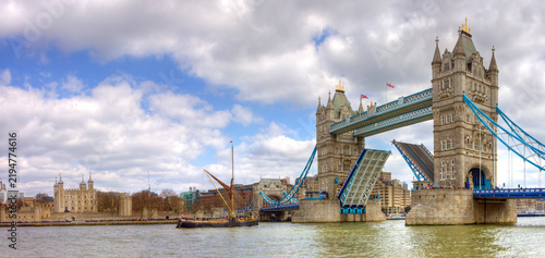 UK, England, London, the Tower Bridge