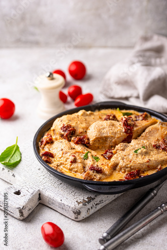 Marry me chicken in creamy sauce with sun-dried tomato. Viral recipe