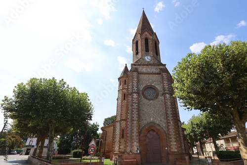 Eglise Saint Orens, église de style néogothique, vue de l'extérieur, ville de Marssac sur Tarn, département du Tarn, France