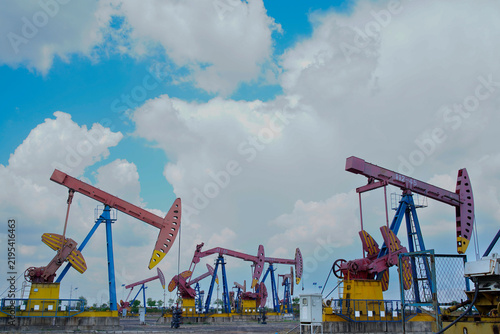 Cuadro en lienzo The oil pump, industrial equipment