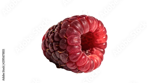 Foto Fresh single ripe red raspberry berry isolated on transparent background