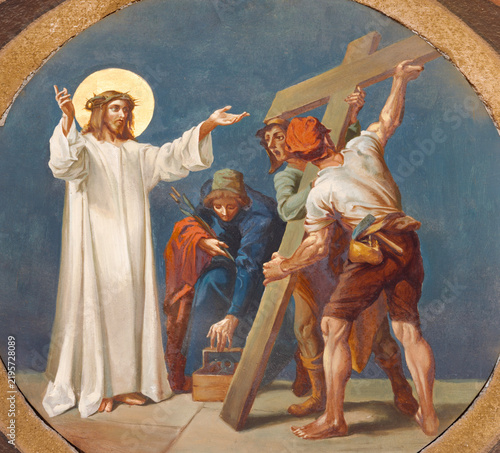 Cuadro en lienzo Bergamo - The neo gothic fresco of Jesus carried his cross (part of cross way st