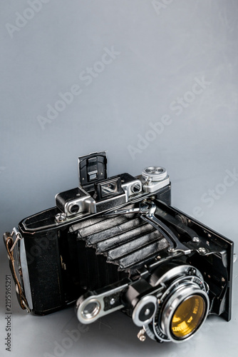 Bild auf Leinwand Vintage folding rangefinder camera from the 1950s in excellent condition