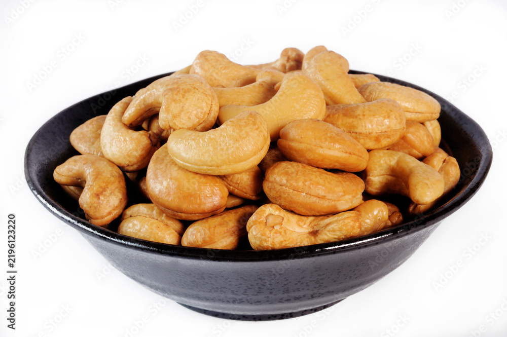 Fototapeta premium salted cashew nut in bowl