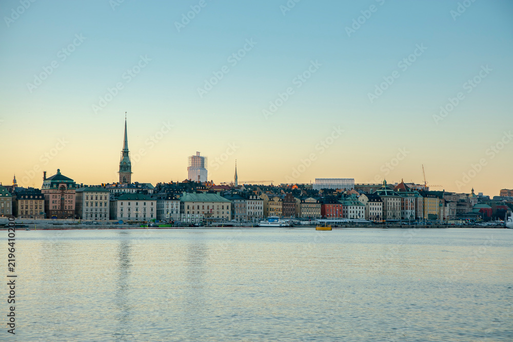 Obraz premium Stockholm gamla stan cityscape waterfront at sunset
