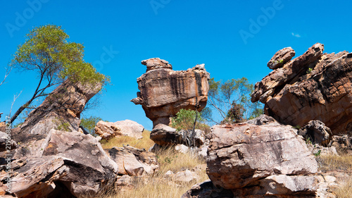 Картината върху платно australia kimberley landscape dry sun bleached golden yellow inhospitable rocks