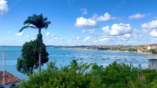 Vista do Subúrbio de Salvador com a Baía de Todos-os-Santos | View of Salvador’s Suburb overlooking All Saints Bay