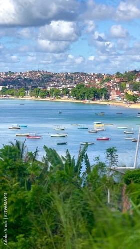 Vista do Subúrbio de Salvador com a Baía de Todos-os-Santos | View of Salvador’s Suburb overlooking All Saints Bay