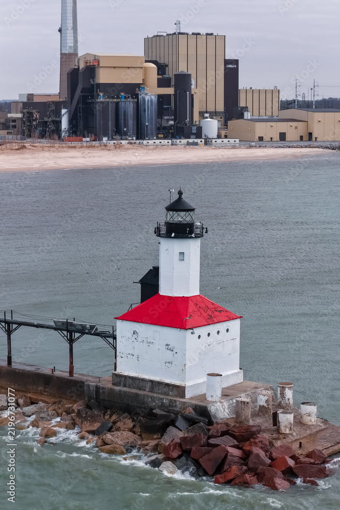 Fototapeta premium Michigan City Breakwater Lighthouse and industrial power plant