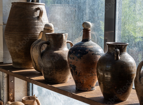 Fotografie Antique everyday items that were used 100 years ago on the island of Crete, Greece