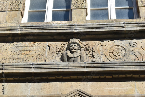 Fotografie Steinrelief an der Fassade des historischen Hochzeitshauses in Hameln