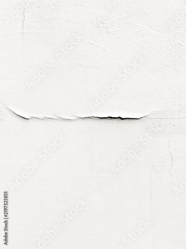 Obraz na płótnie Horizontal Crack on White Textured Wall 
