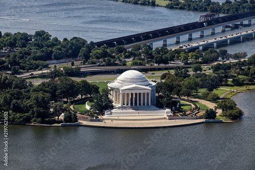 Obraz na plátně Stunning Aerial View of the Jefferson Memorial in Washington DC